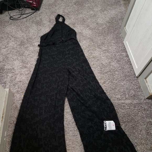 ASOS Chic Black Lace Halter Jumpsuit - Picture 6 of 11